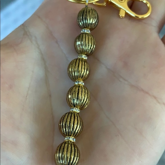 Gold beaded handmade keychain - Picture 4 of 10